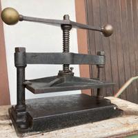 pressa per rilegare