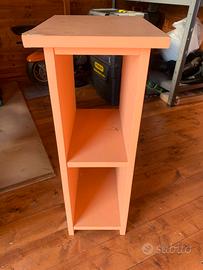 Comodino con scaffale