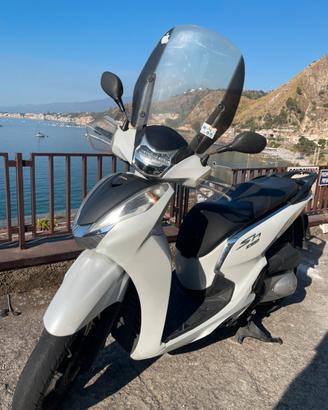 Honda SH 300