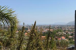 Terreno di 2600 m² a Monreale