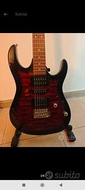 Chitarra elettrica Ibanez e amplificatore Marshall