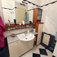 Mobile bagno completo con lavabo e specchio