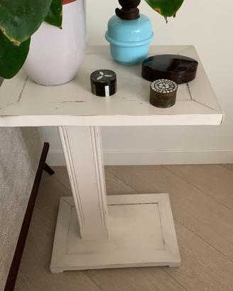 Tavolino in legno shabby