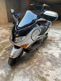 Motard in cambio con Tmax con 19.500 km