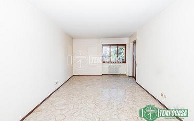 Ampio 2 locali con terrazzo e posto auto