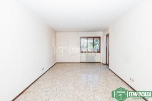 Ampio 2 locali con terrazzo e posto auto