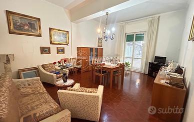 Appartamento a Napoli 6 locali