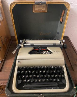 Macchina da scrivere vintage