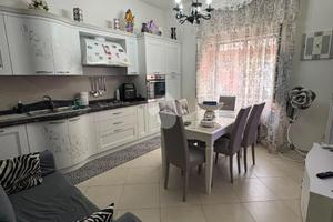2 LOCALI A AFRAGOLA