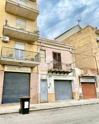 3 LOCALI A PALERMO