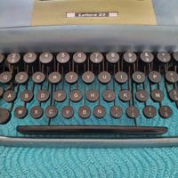 Macchina da scrivere Olivetti