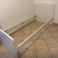 Letto singolo con doghe in legno