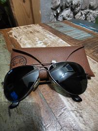 occhiali da sole 