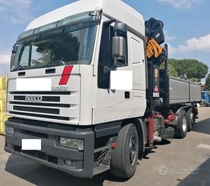 Iveco Eurostar con gru
