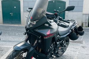 HONDA TRANSALP XL750 – 2023 – TOTAL BLACK –