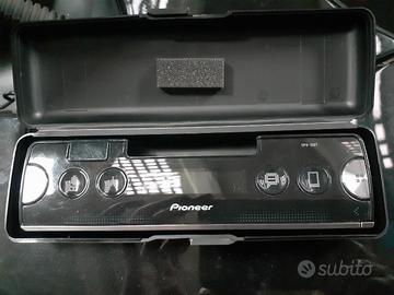 Autoradio e due Subwoofer