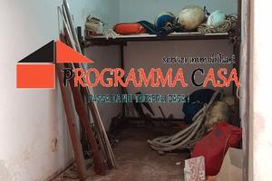 TORVAjANICA VIA RUMENiA BOX AUTO 14 MQ