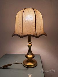 Lampada da tavolo classica in stile vintage
