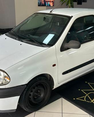 Renault Clio 1.2 cat 3 porte