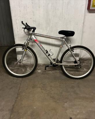 Mountainbike marca elios uomo 120€