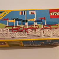 LEGO LEGOLAND 6316 FLAGS AND FENCES VINTAGE 1988