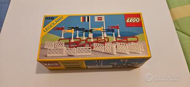 LEGO LEGOLAND 6316 FLAGS AND FENCES VINTAGE 1988