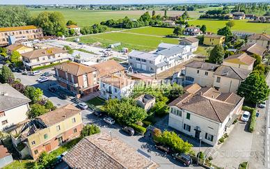 Piccolo Rustico Indipendente con Giardino Privato