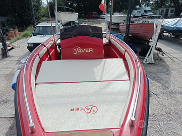 Barca con carello e motore co circa 26 ore