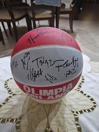 Pallone Olimpia Milano Autografato Scudetto 23/24
