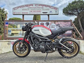 XSR 900 YAMAHA custom tantissimi accessori