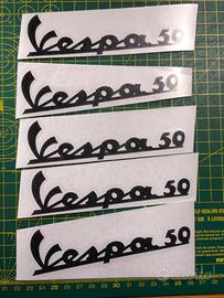 Adesivi tipo Vespa 50.
