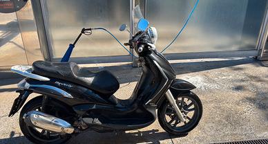 Beverly 300 i.e