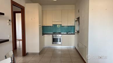 Cucina completa moderna con elettrodomestici