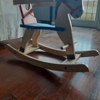 Cavallo a dondolo