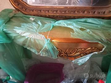 2 specchi con comodino antichi