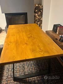 Tavolo da pranzo in legno massello bordo vivo