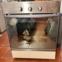 Forno Ariston ad incasso con mobile con cassetto