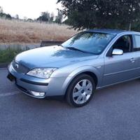 Ford Mondeo berlina 