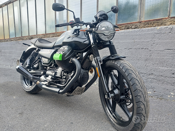Moto Guzzi V7 850 2021