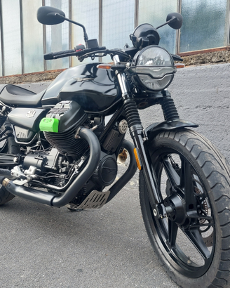Moto Guzzi V7 850 2021