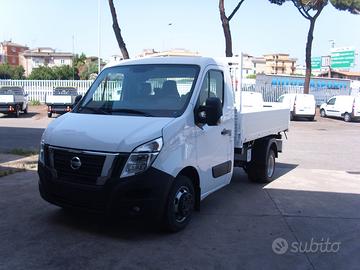Nissan Interstar cassone ribaltabile trilaterale