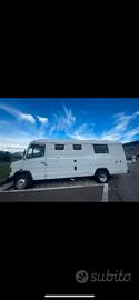 Mercedes 709D anno 1989 -Omoogato Autocaravan