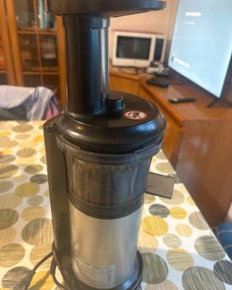 Estrattore di succo Panasonic MJ-L500 Slow Juicer