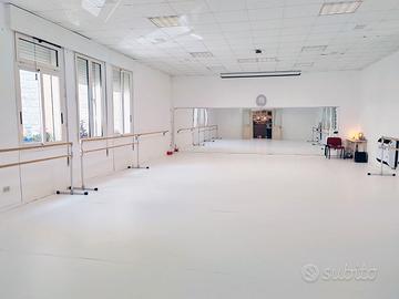 Sala per danza yoga pilates ginnastica dolce