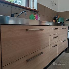 Cucina completa di tutti gli elettrodo