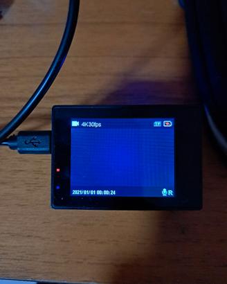 Action Cam 4K con accessori multisport