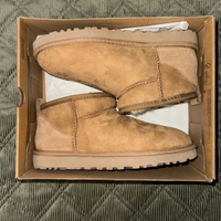 Stivaletti corti donna UGG Ultra Mini EU 40