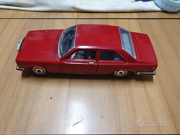 MODELLINO 1/22 ROLLS ROYCE CAMARGUE - BURAGO