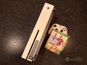 Xbox One funzionante + controller e FIFA 15