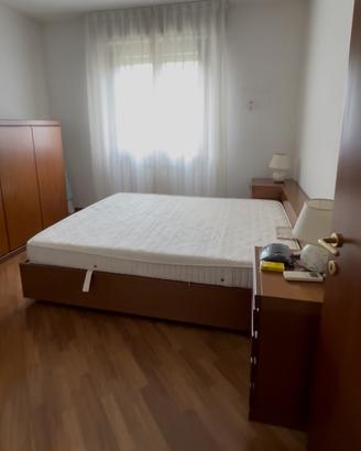 Camera da letto in legno moderno completa
